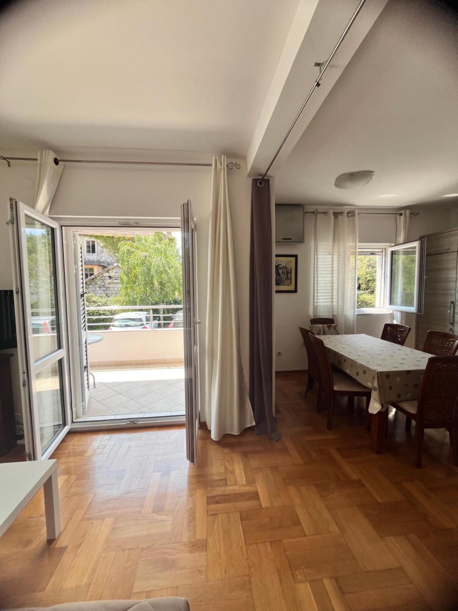 Apartment Belani, Own Parking Тиват Экстерьер фото